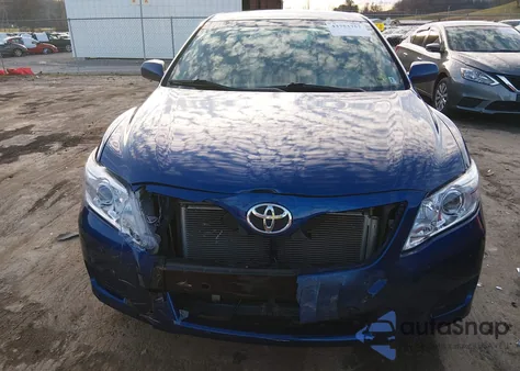 2011 Toyota Camry z USA, uszkodzony, nr VIN 4T1BF3EK6BU597343